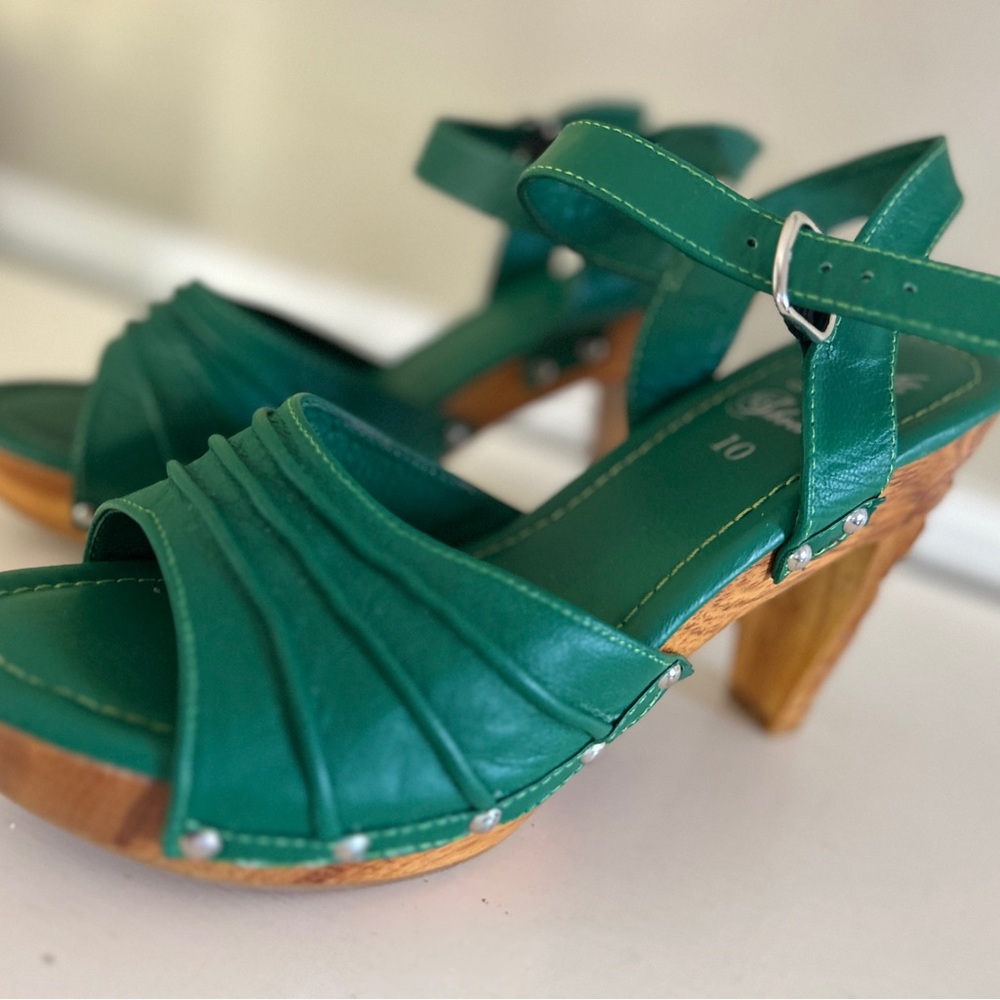 Lucky Lou Shoes Green Leather Women’s Wooden Heels - Fits 8.5/9